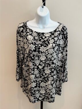 J Jill Black & White Floral Scoop Neck Women's Top